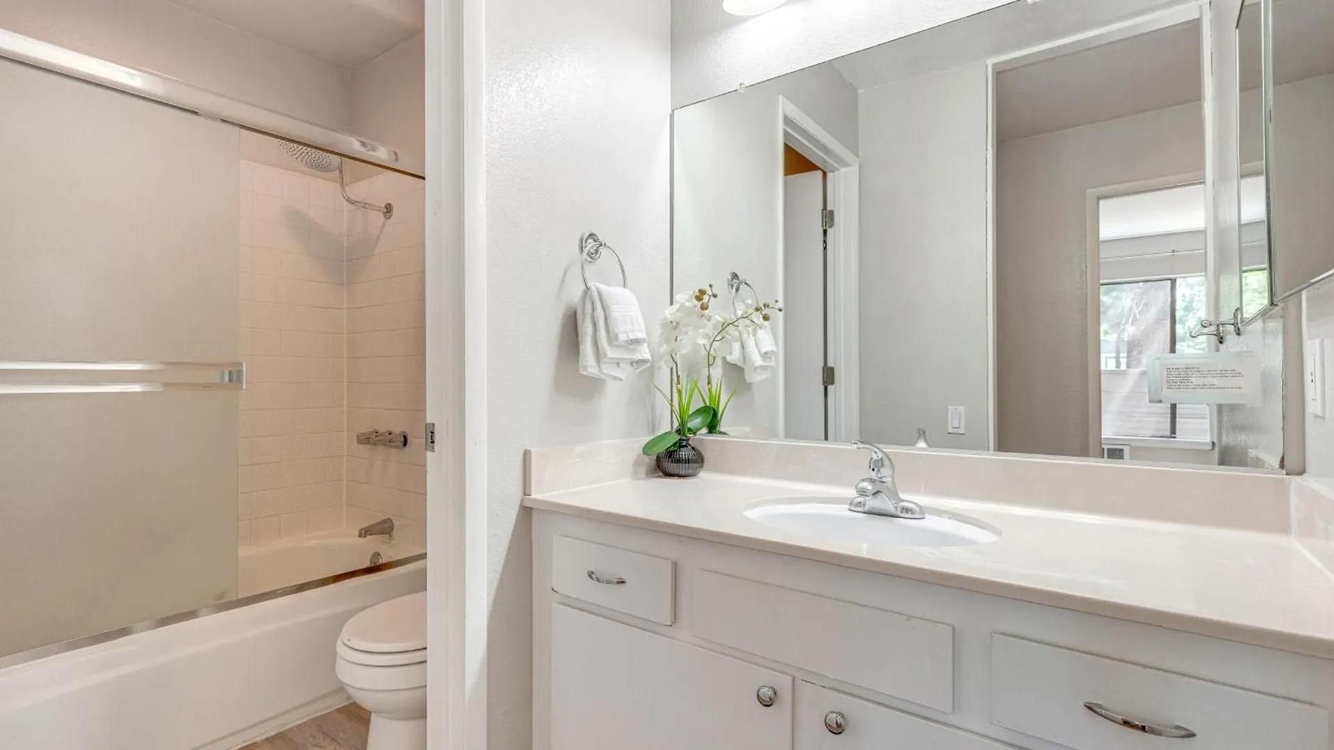 Scenic Mammoth Lakes Condo Near Skiing And Hiking! 0*,  United States