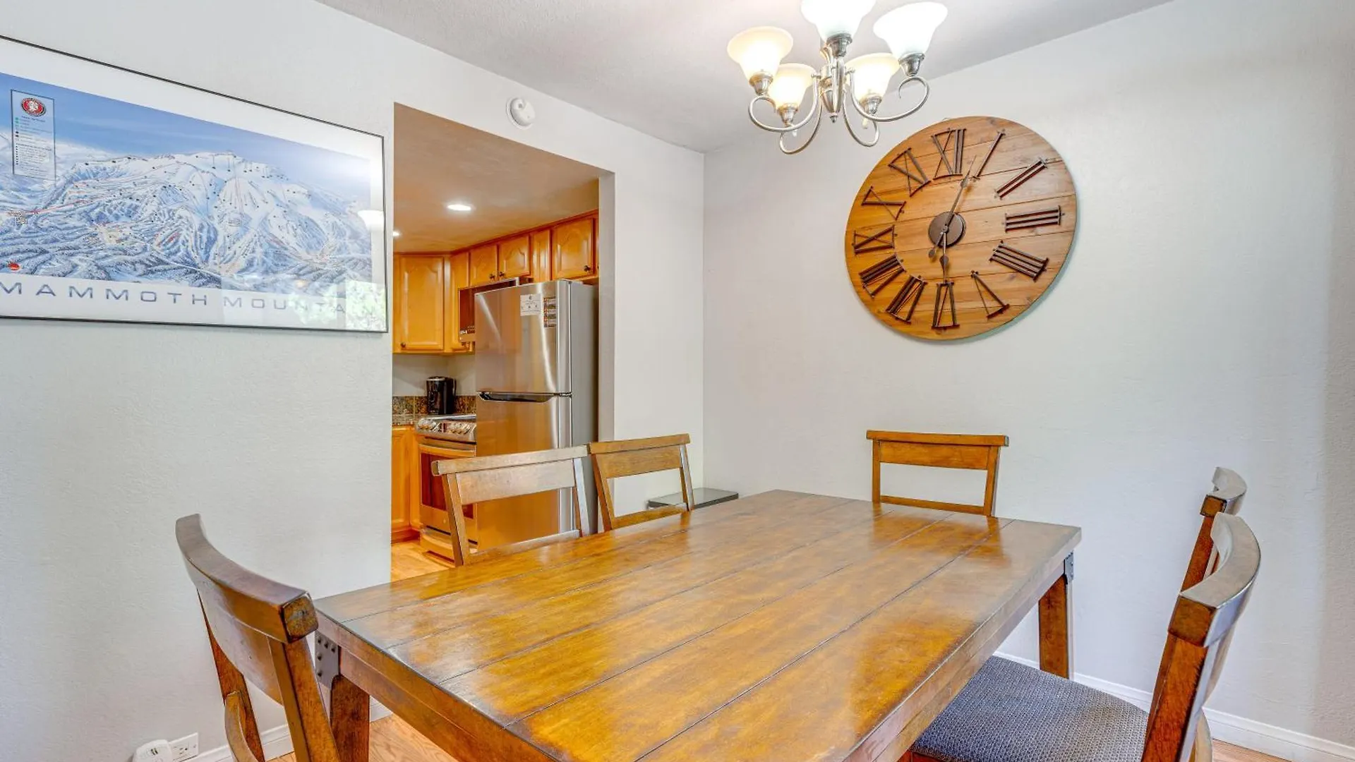 Apartment Scenic Mammoth Lakes Condo Near Skiing And Hiking!