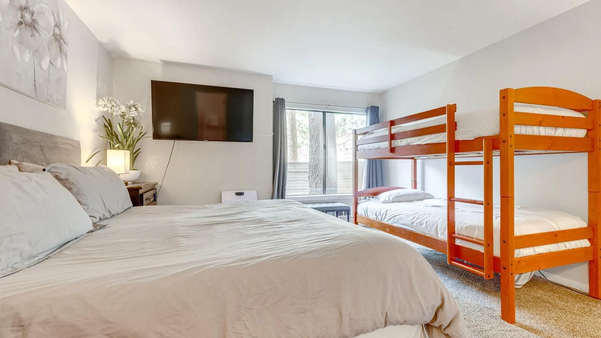 Apartment Scenic Mammoth Lakes Condo Near Skiing And Hiking! United States